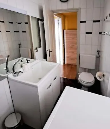 Como25 Apartman *